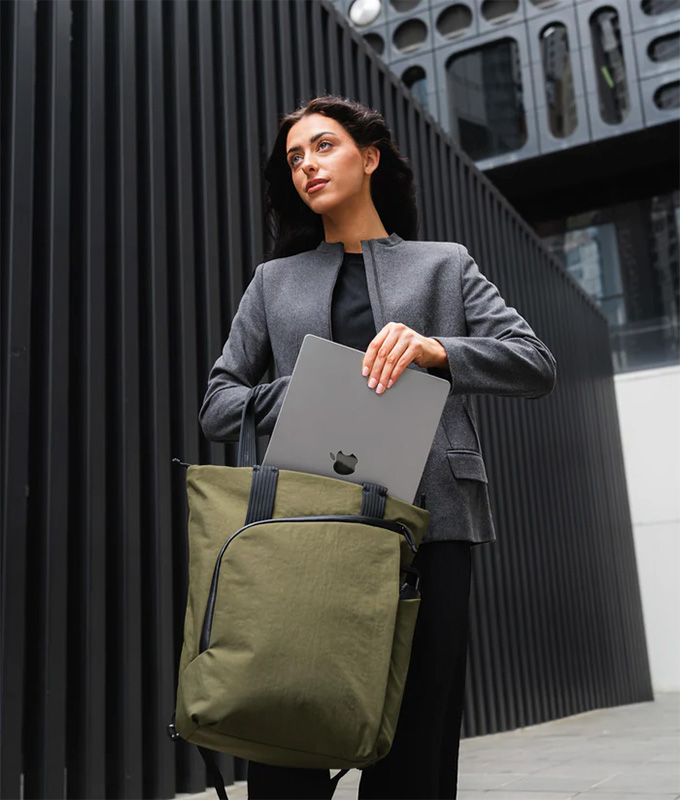 Flow_Totepack_-_Axogrid_400D_Green_WEB_00-5